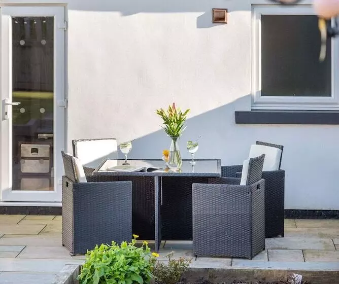 Stunning 1 Bed Cottage Near Carlisle With Hot Tub