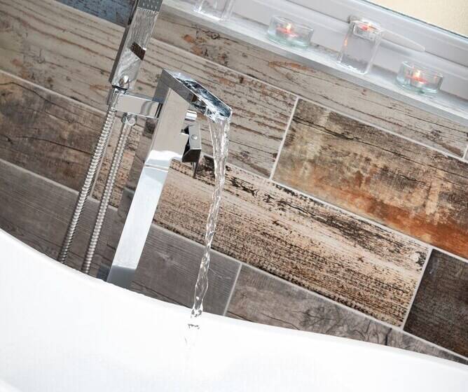 Stunning 1 Bed Cottage Near Carlisle With Hot Tub