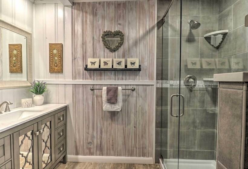 Summit Splendor  Smoky Mountain Cabin W/ Fire Pit