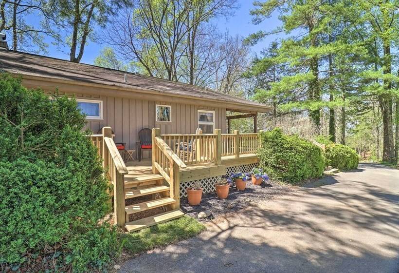 Summit Splendor  Smoky Mountain Cabin W/ Fire Pit