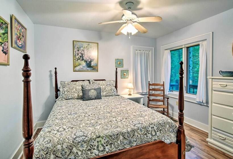 Summit Splendor  Smoky Mountain Cabin W/ Fire Pit