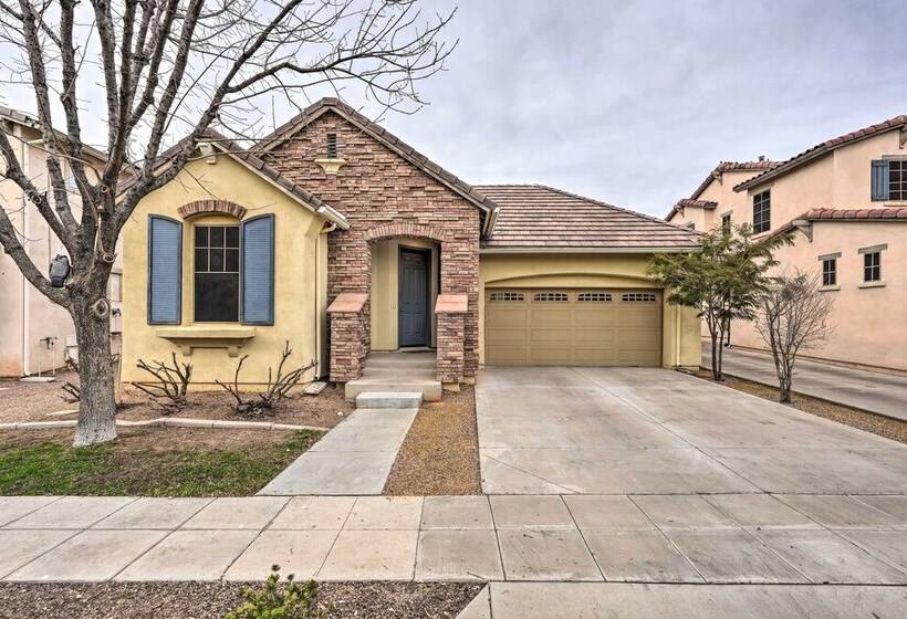 Pet Friendly Surprise Cottage: Yard & Pool Access