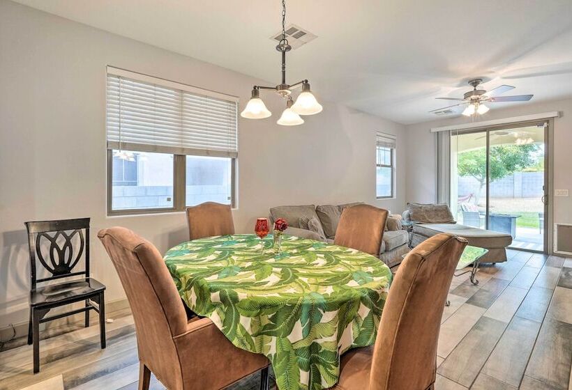 Pet Friendly Surprise Cottage: Yard & Pool Access