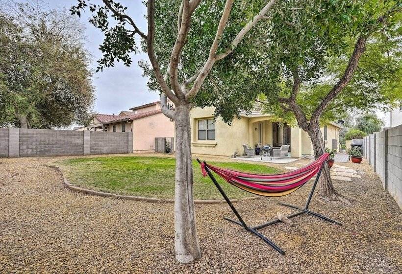 Pet Friendly Surprise Cottage: Yard & Pool Access