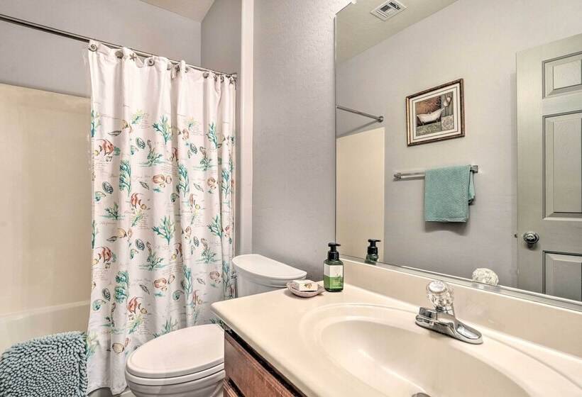 Pet Friendly Surprise Cottage: Yard & Pool Access