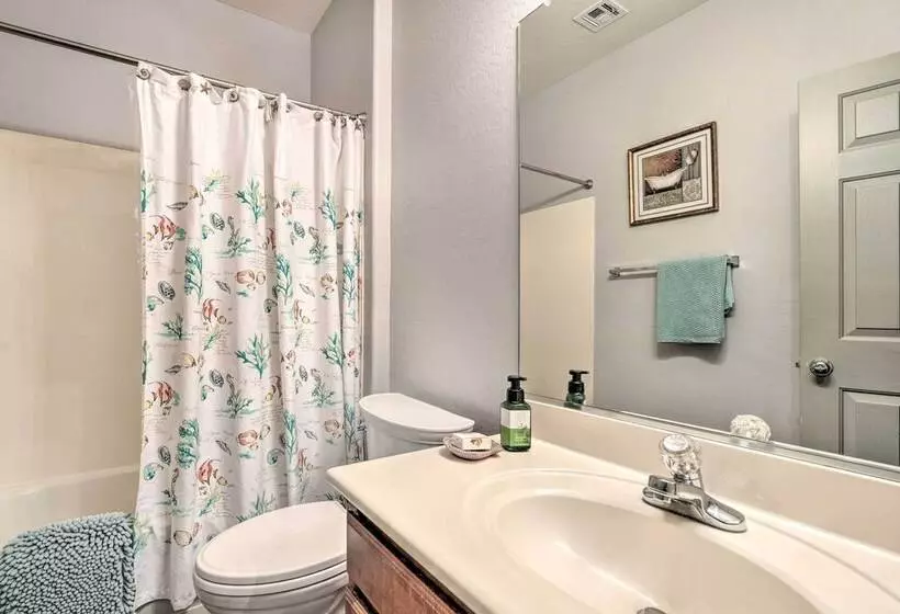 Pet Friendly Surprise Cottage: Yard & Pool Access