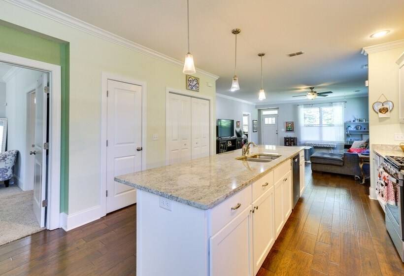 Tallahassee Vacation Home W/ Lanai Near Downtown