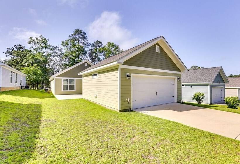 Tallahassee Vacation Home W/ Lanai Near Downtown