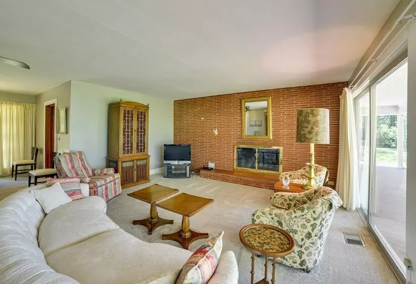 Fifties Beaufort Home W/ Patio, On Newport River!