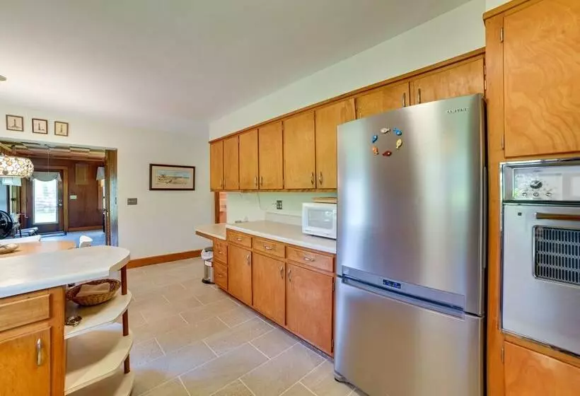 Fifties Beaufort Home W/ Patio, On Newport River!