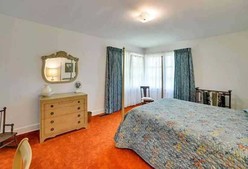 Fifties Beaufort Home W/ Patio, On Newport River!