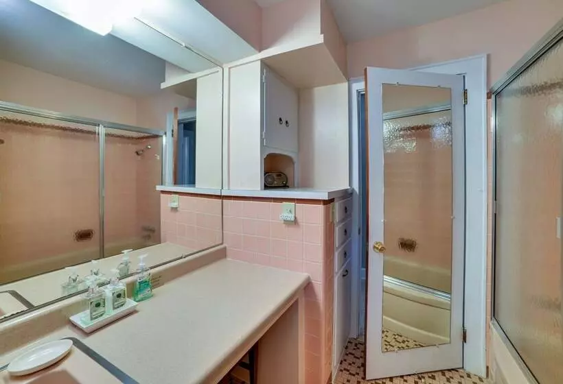 Fifties Beaufort Home W/ Patio, On Newport River!