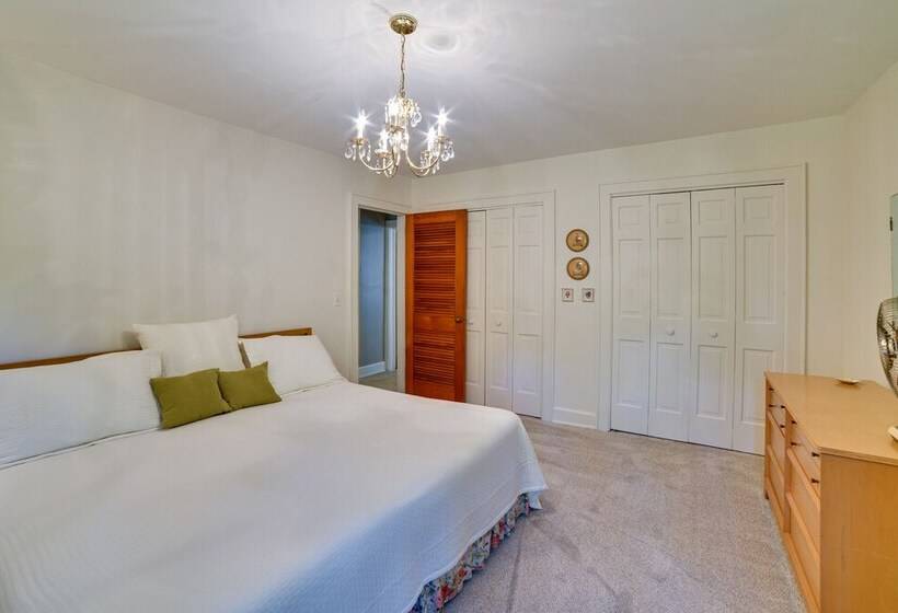 Fifties Beaufort Home W/ Patio, On Newport River!