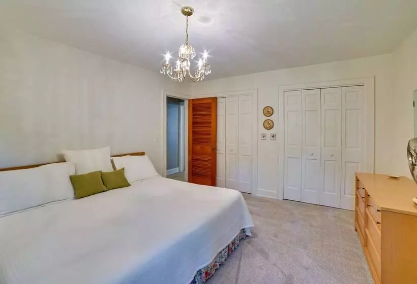 Fifties Beaufort Home W/ Patio, On Newport River!