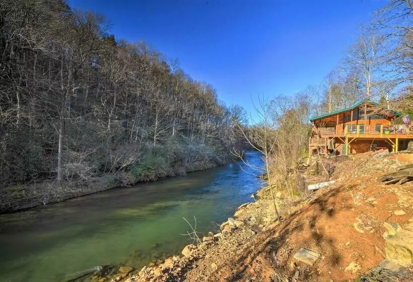 Avalon Woods Riverfront Retreat: Walk To Waterfall