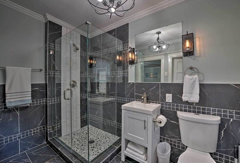 Beautifully Renovated Beach House W/ Fenced Patio!