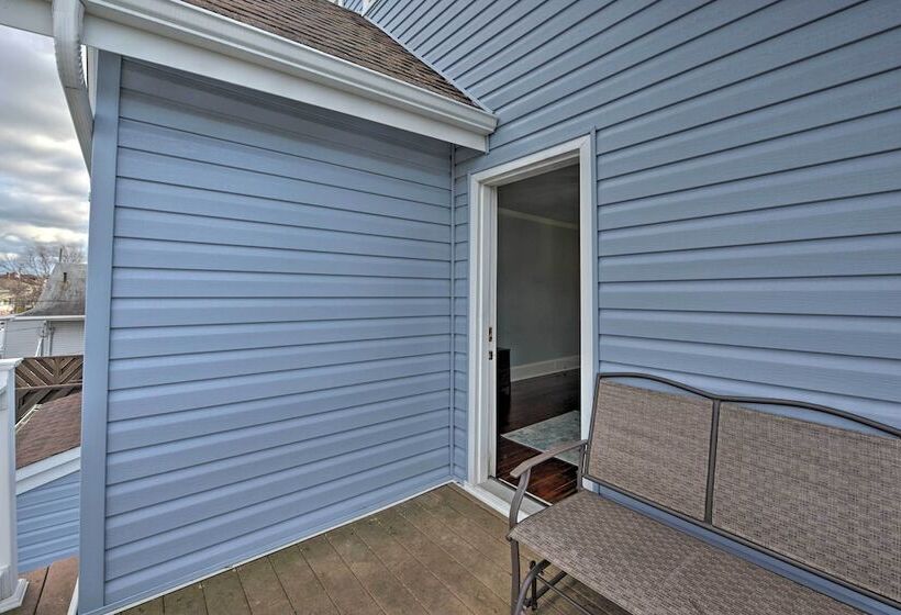 Beautifully Renovated Beach House W/ Fenced Patio!