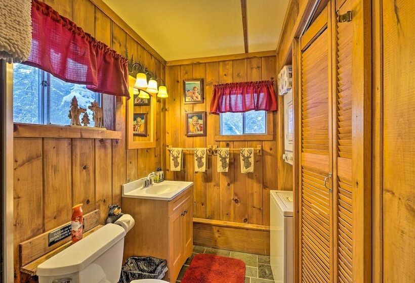 Bolton Alderbrook Lodge W/ Private 10 Acre Lake!