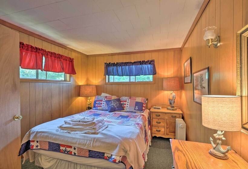 Bolton Alderbrook Lodge W/ Private 10 Acre Lake!