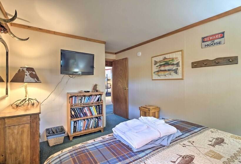 Bolton Alderbrook Lodge W/ Private 10 Acre Lake!