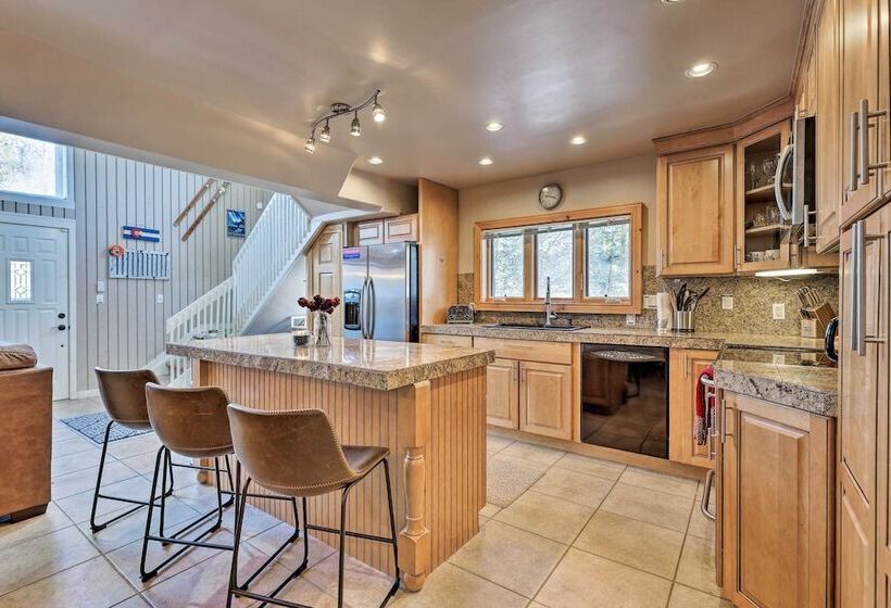 Breckenridge Home W/ Hot Tub: 3 Mi To Skiing!