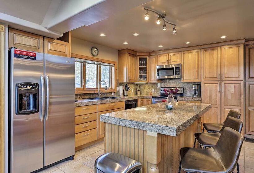 Breckenridge Home W/ Hot Tub: 3 Mi To Skiing!