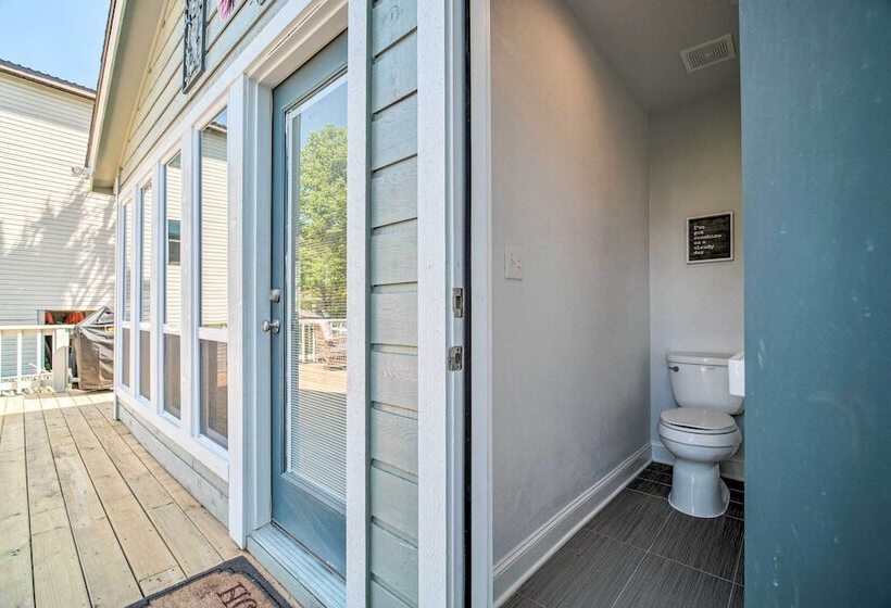 Bright Home W/ Dock On Lake Conroe!