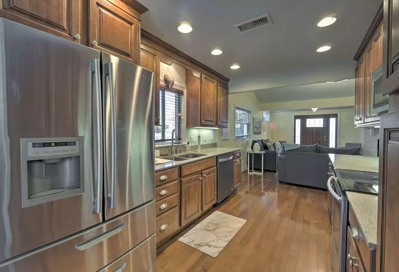 Bright Sarasota Bungalow   5 Mi To Siesta Beach!