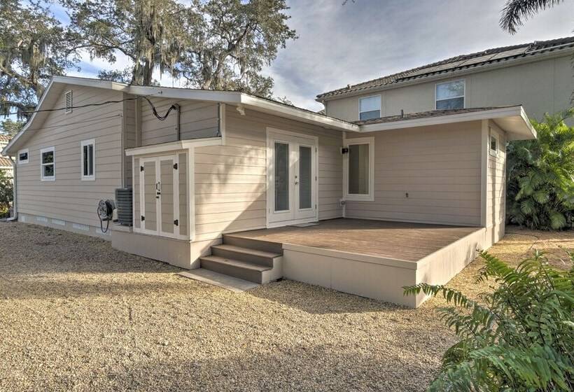 Bright Sarasota Bungalow   5 Mi To Siesta Beach!