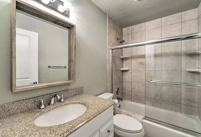 Bright Sarasota Bungalow   5 Mi To Siesta Beach!