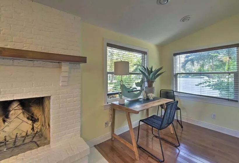 Bright Sarasota Bungalow   5 Mi To Siesta Beach!