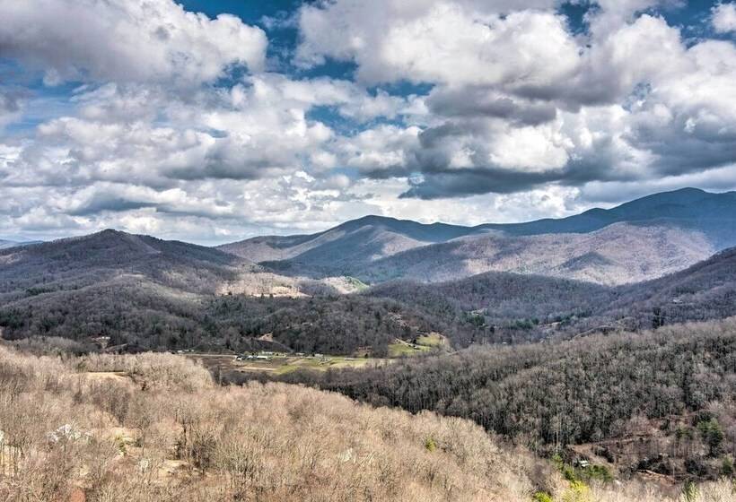 Burnsville Home W/ Deck & Panoramic Mountain Views
