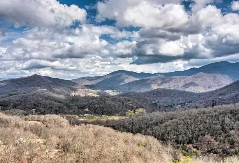 Burnsville Home W/ Deck & Panoramic Mountain Views