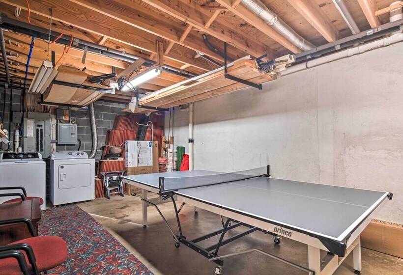 Burnsville Home W/ Deck & Panoramic Mountain Views