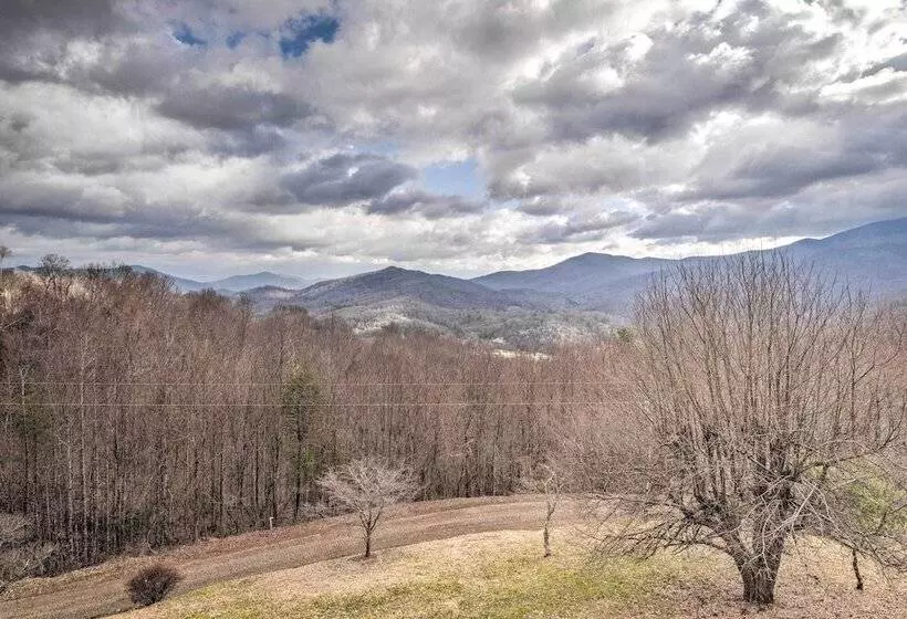 Burnsville Home W/ Deck & Panoramic Mountain Views