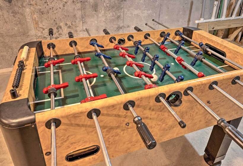 Cabin Inspired Home < 12 Mi To Sugarloaf Mtn!