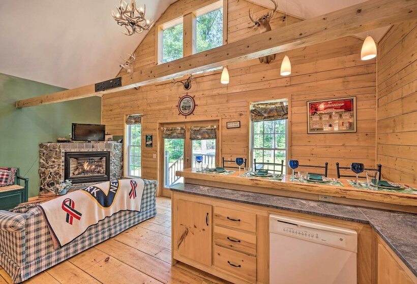 Cabin Inspired Home < 12 Mi To Sugarloaf Mtn!