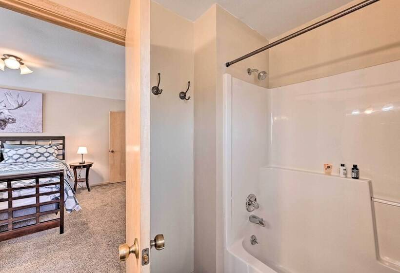 Charming Buena Vista Home W/ Hot Tub + Deck!