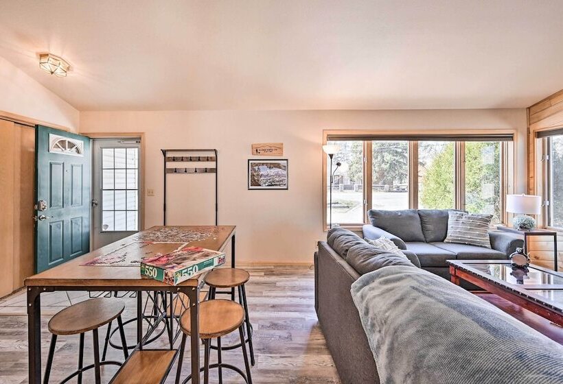 Charming Buena Vista Home W/ Hot Tub + Deck!