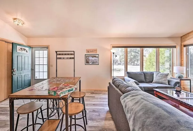 Charming Buena Vista Home W/ Hot Tub + Deck!