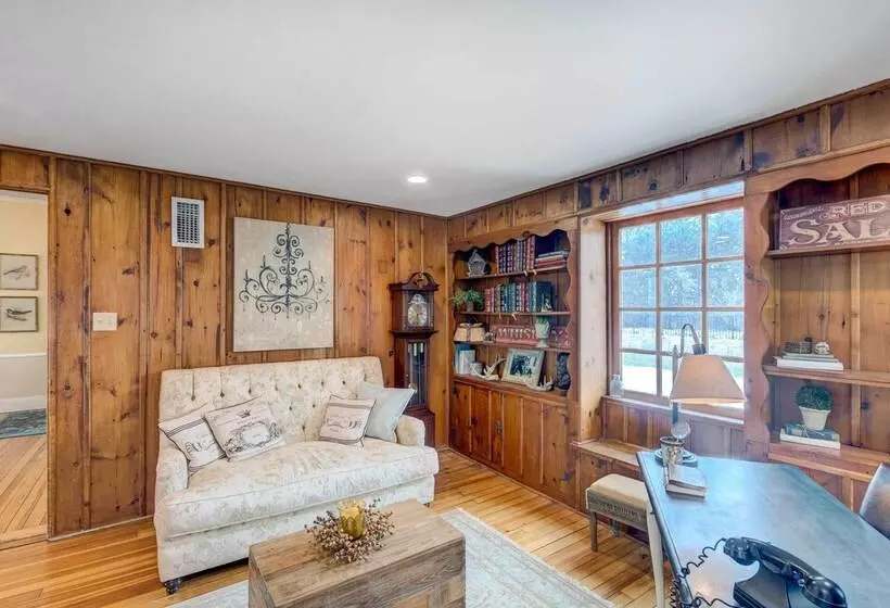 Classic Brookfield Home ~ 14 Mi To Milwaukee!