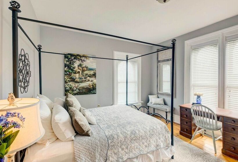 Classic Brookfield Home ~ 14 Mi To Milwaukee!