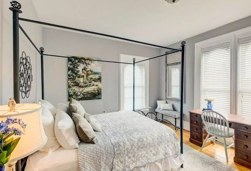 Classic Brookfield Home ~ 14 Mi To Milwaukee!