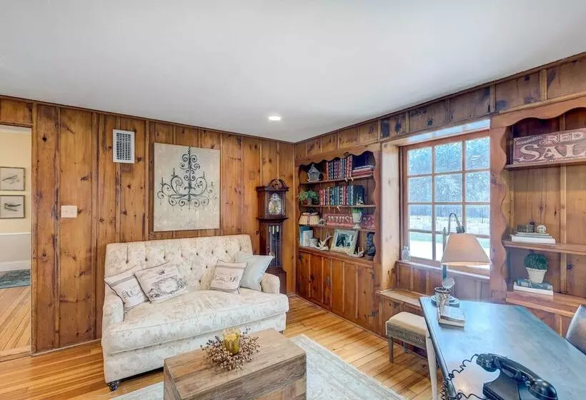 Classic Brookfield Home ~ 14 Mi To Milwaukee!