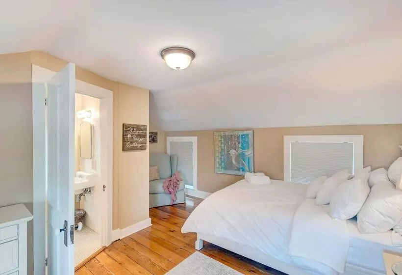 Classic Brookfield Home ~ 14 Mi To Milwaukee!