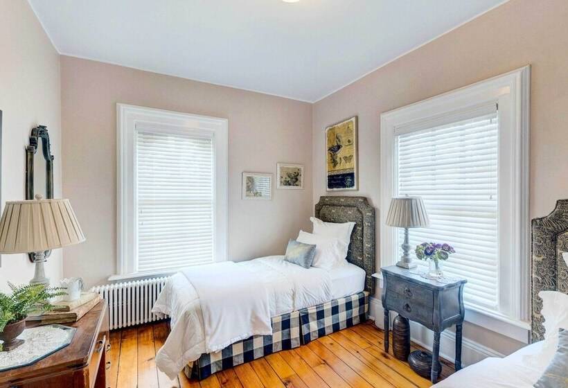 Classic Brookfield Home ~ 14 Mi To Milwaukee!