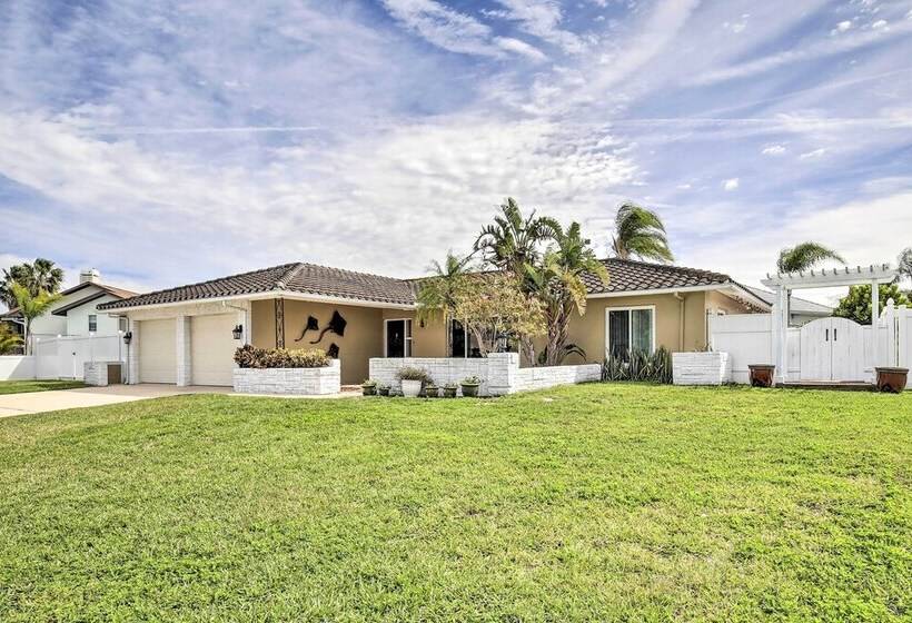 Single Story Home W/ Hot Tub Pets Welcome!