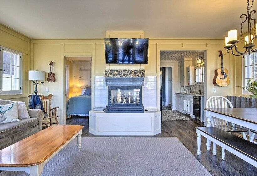 Couples Cabin   Upper Unit With Deck On Eagle Lake