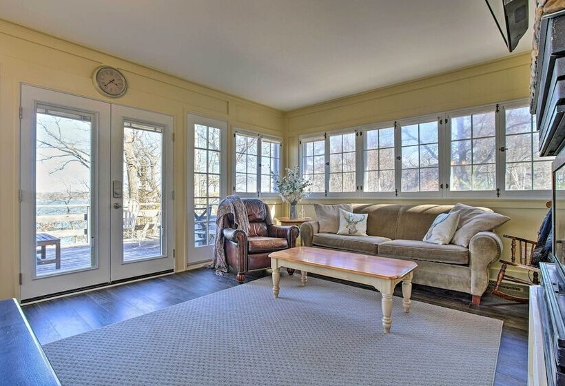 Couples Cabin   Upper Unit With Deck On Eagle Lake