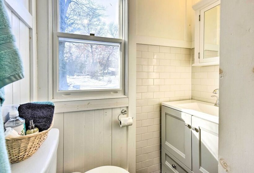 Couples Cabin   Upper Unit With Deck On Eagle Lake